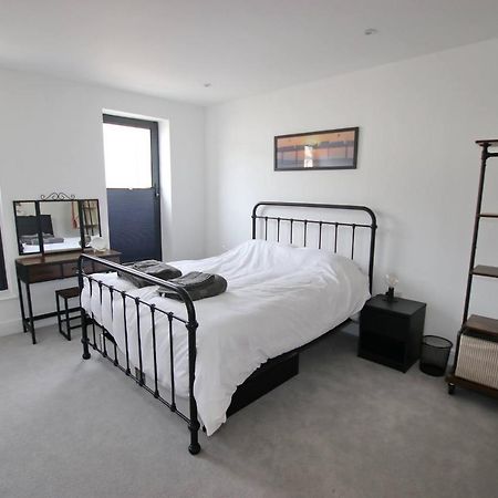 Modern Home For Small Groups By Stones Throw Apartments - Free Parking - Sea View Worthing Buitenkant foto