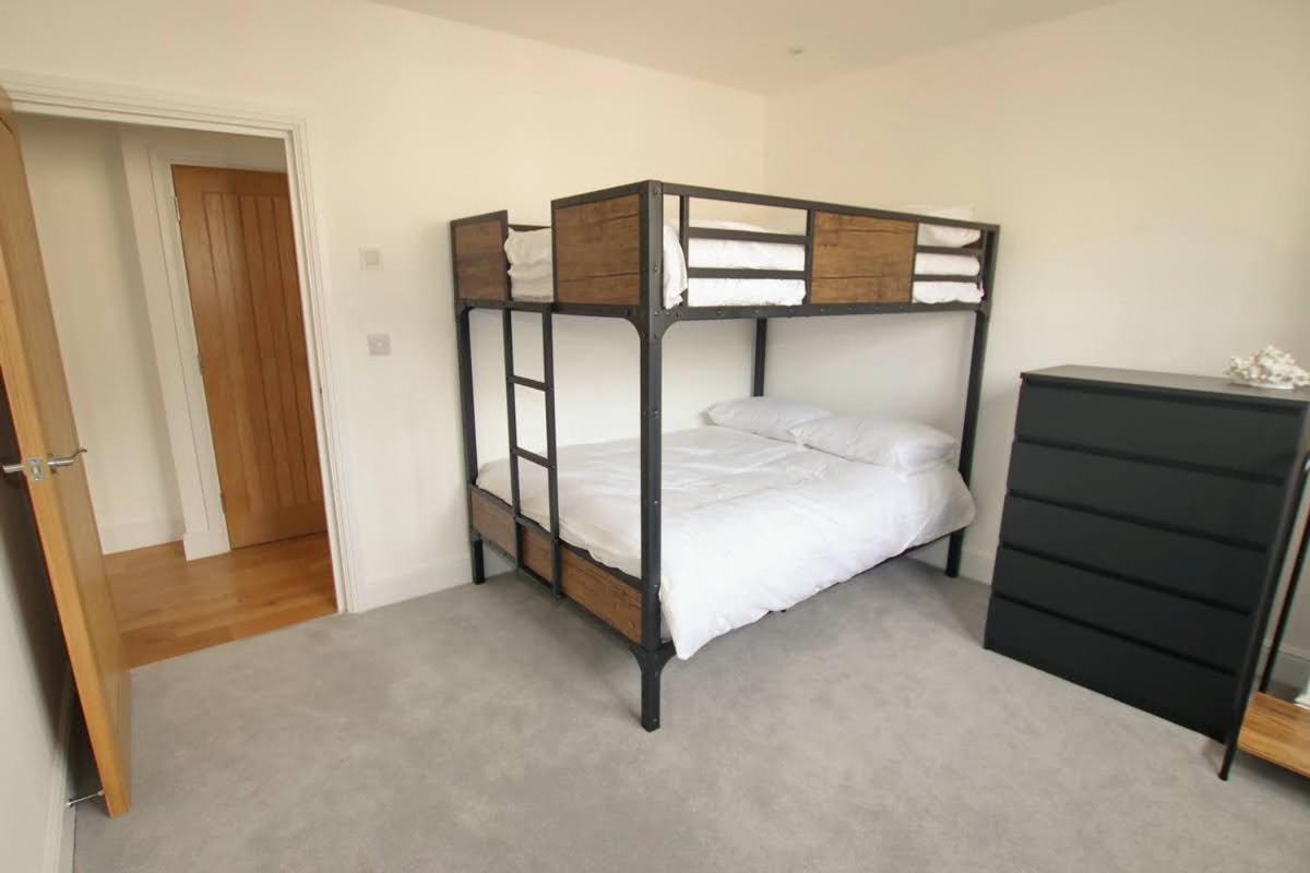 Modern Home For Small Groups By Stones Throw Apartments - Free Parking - Sea View Worthing Buitenkant foto