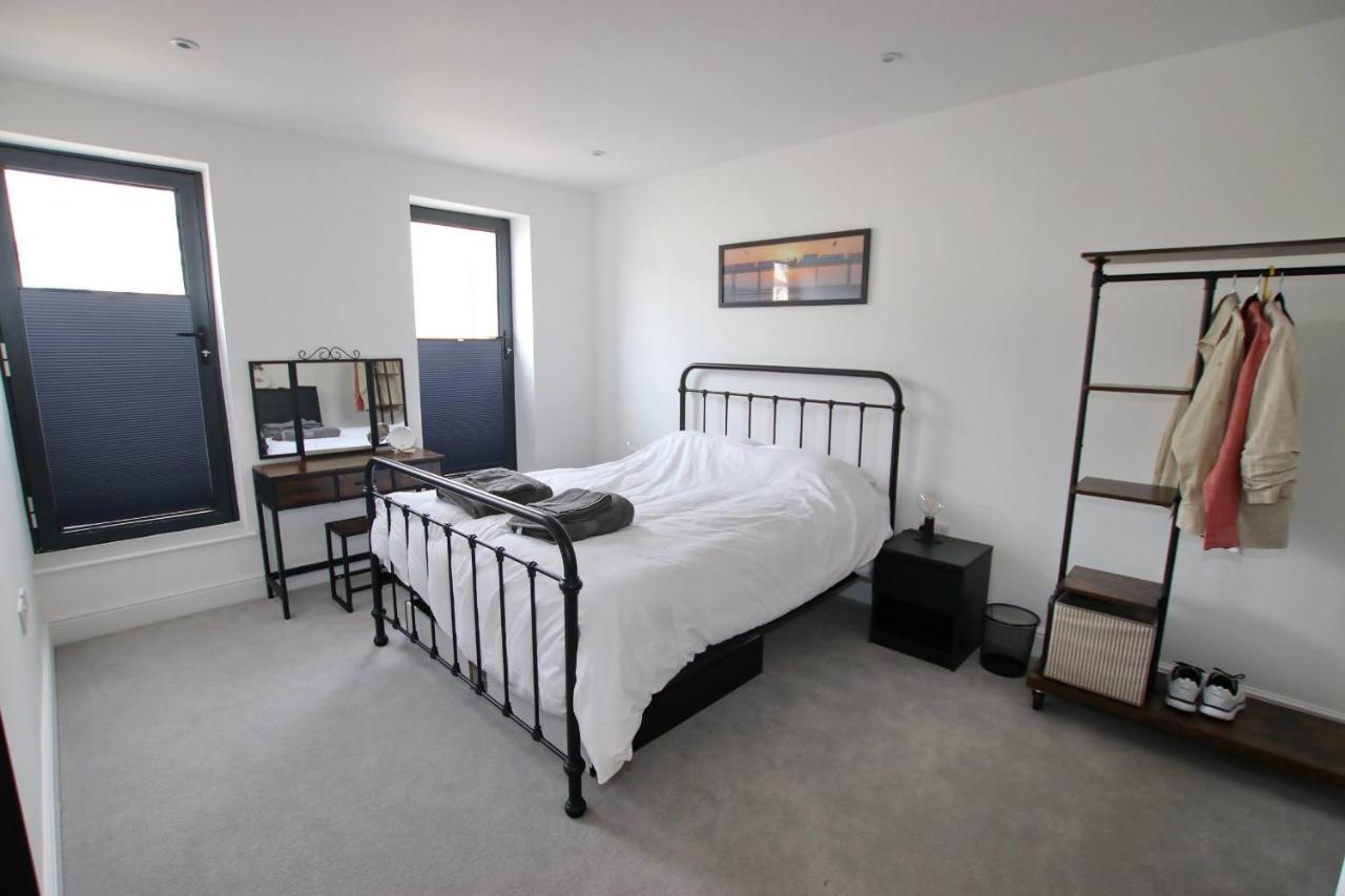 Modern Home For Small Groups By Stones Throw Apartments - Free Parking - Sea View Worthing Buitenkant foto